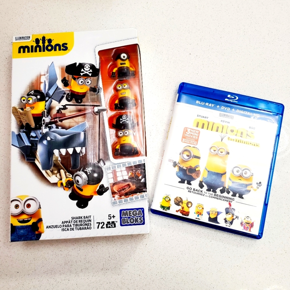BNWT - MINIONS - Lego style 72 pcs & DVD movie pkg